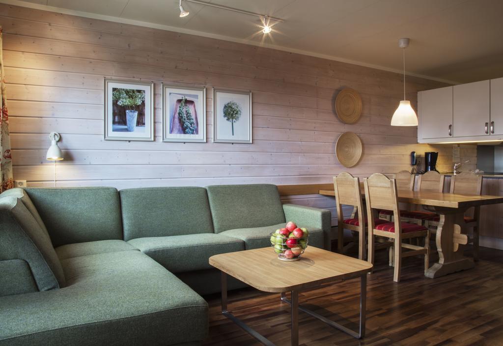 Birkebeineren Hotel & Apartments Лилехамер Екстериор снимка